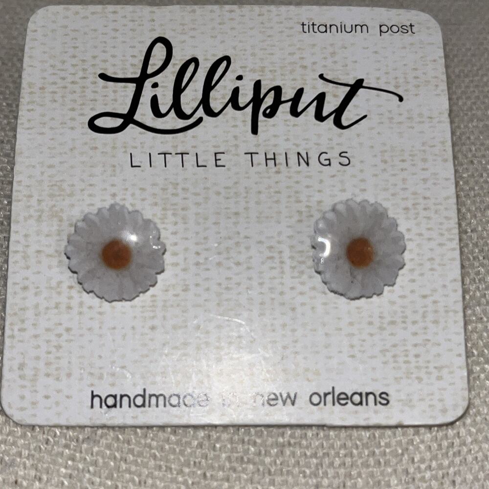 Lilliput Little Things Earrings Cute Flowers Titanium Posts Viral (B2)
